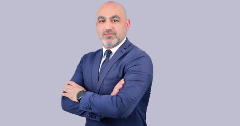 Standing out in Abu Dhabi with Toni Bazi