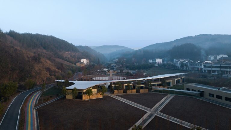 Wufu Shanshui Dragon Household Banquet Restaurant | Describing Structure Studi