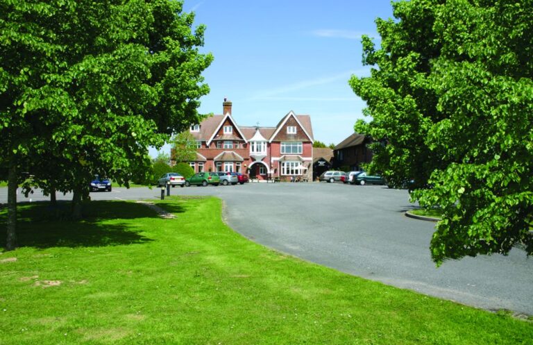 Uno Inns acquires two UK nation home properties