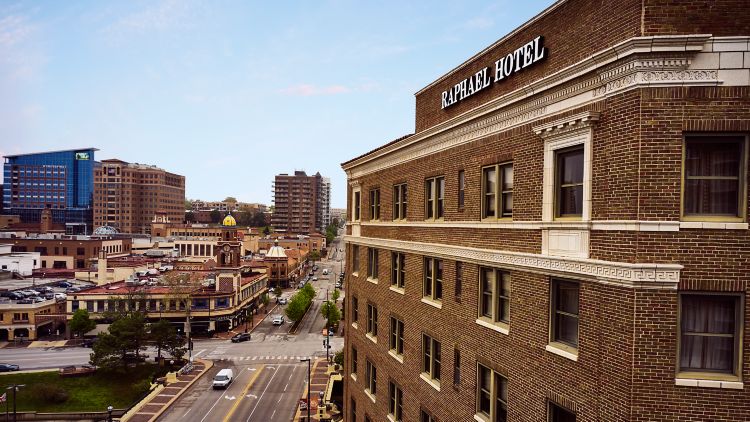 Bentley Legacy Holdings acquires Raphael Lodge in Kansas