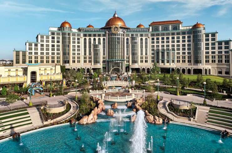 Loews Inns & Co Opens Third Resort at Common Epic Universe