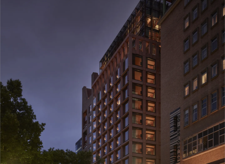 Hyde makes Australian debut with Melbourne lodge