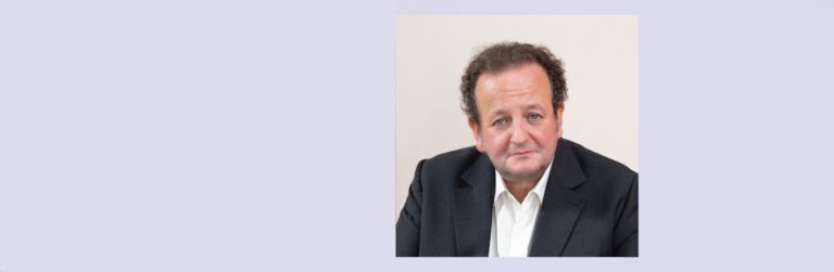 The battle of the cafés