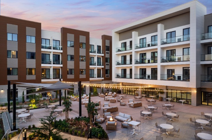 Marriott Open Twin-Model Resort in Sand Metropolis — LODGING