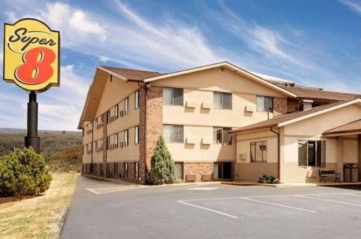 Marcus & Millichap Declares Sale of Tremendous 8 Resort